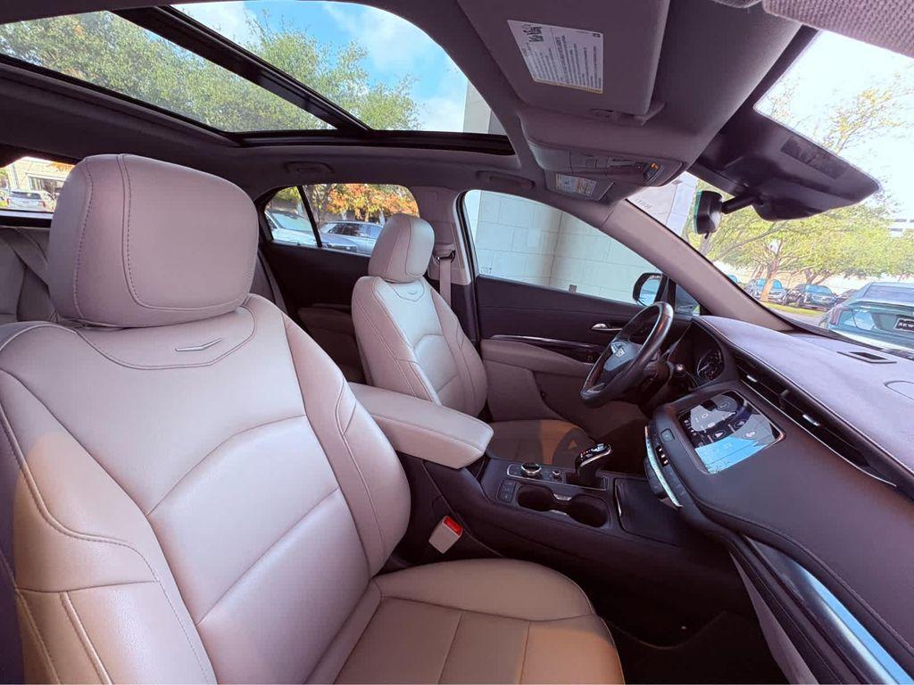 used 2023 Cadillac XT4 car, priced at $26,998