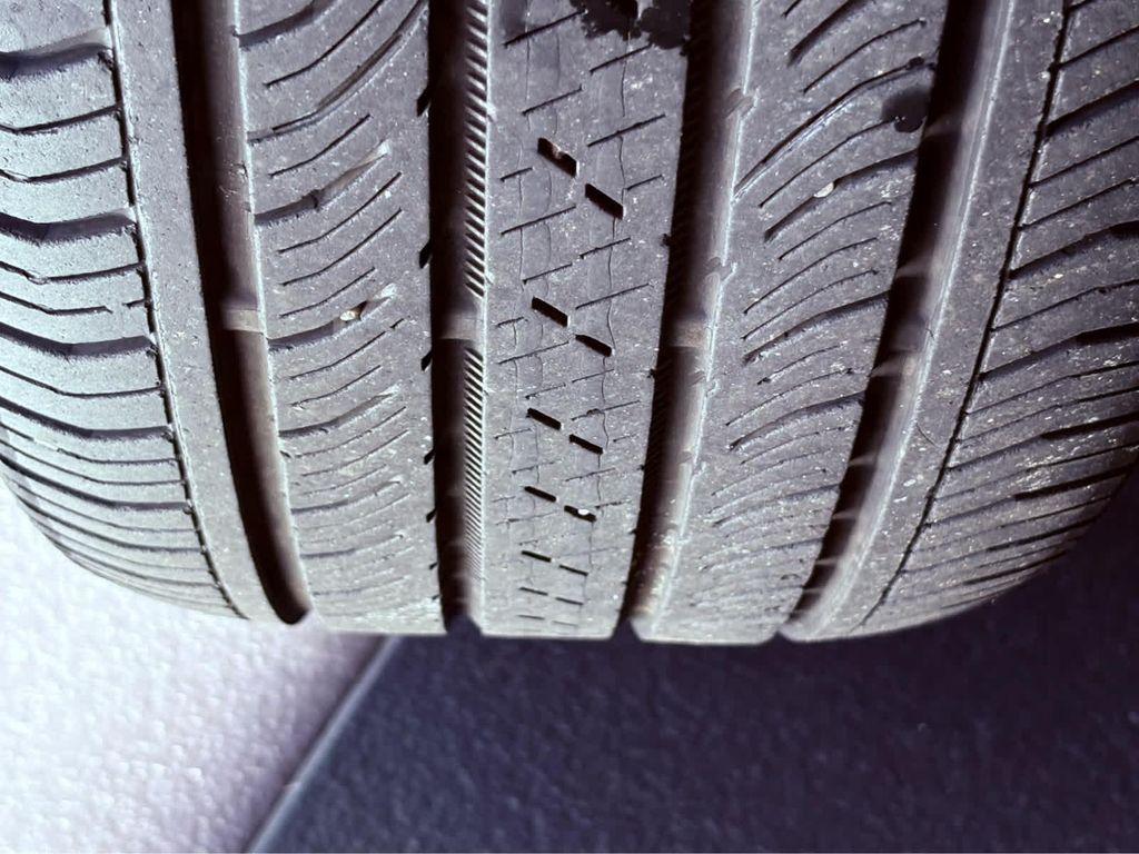 used 2024 Cadillac XT4 car, priced at $29,991