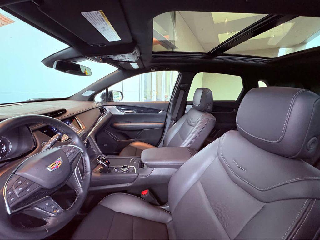 used 2025 Cadillac XT5 car, priced at $38,999