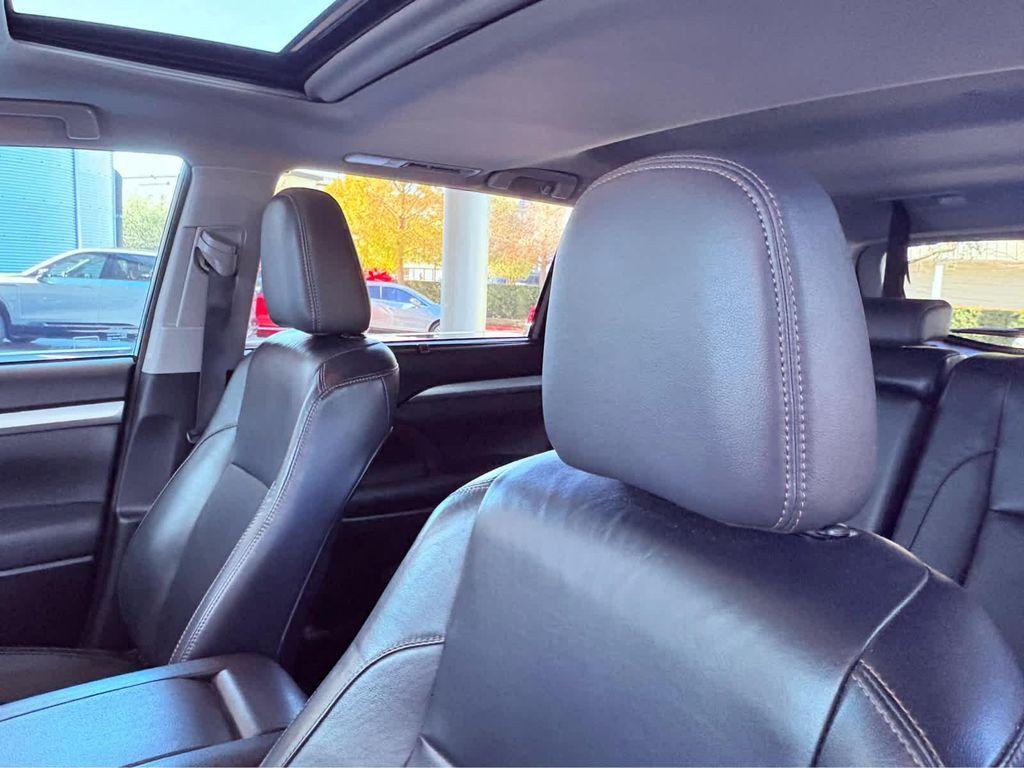 used 2015 Toyota Highlander car, priced at $18,998