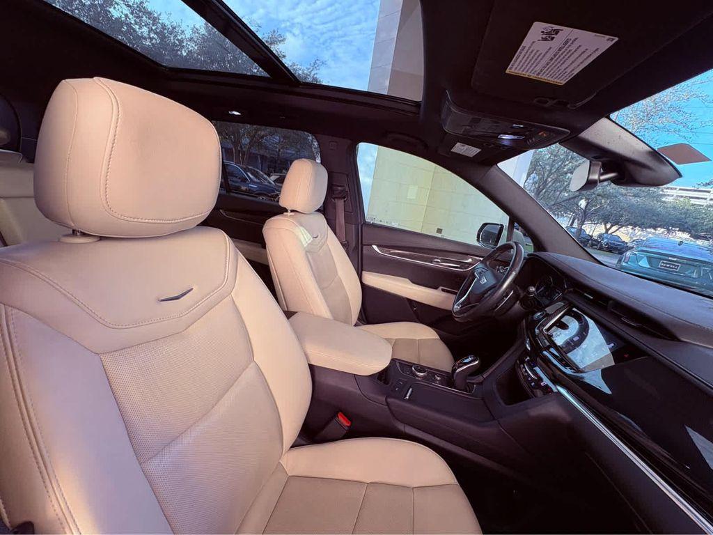 used 2021 Cadillac XT6 car, priced at $34,998