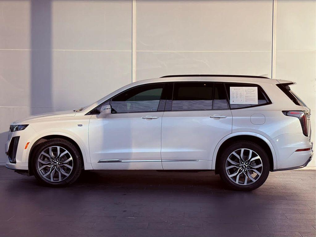 used 2021 Cadillac XT6 car, priced at $34,998