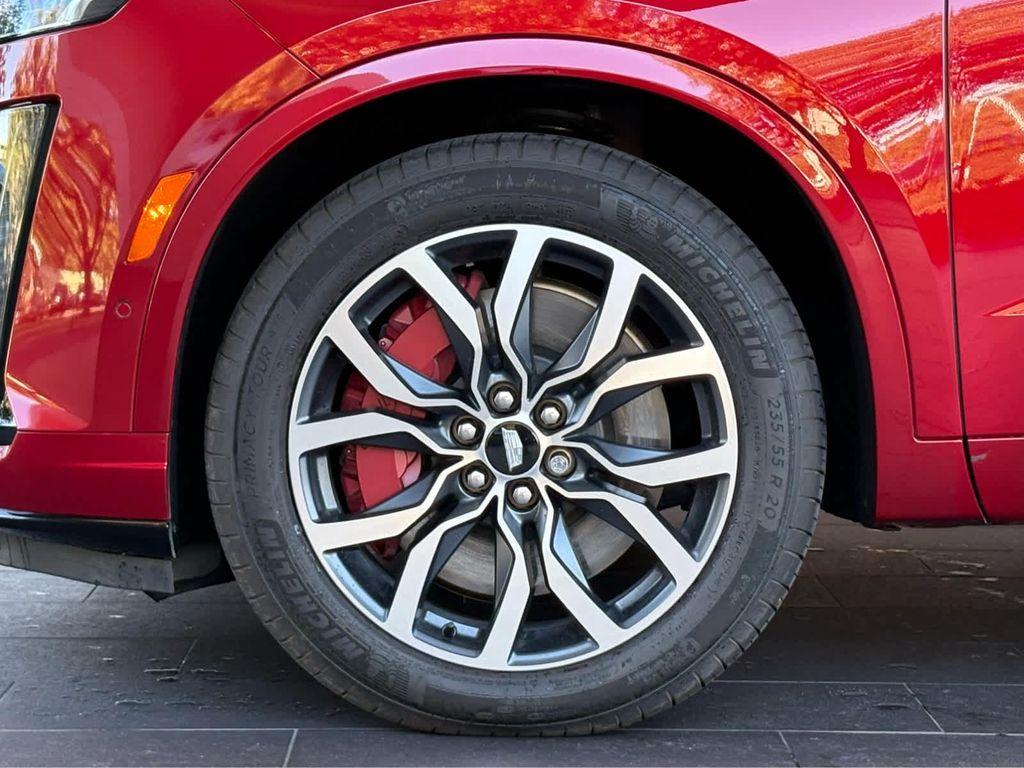 used 2024 Cadillac XT6 car, priced at $52,491