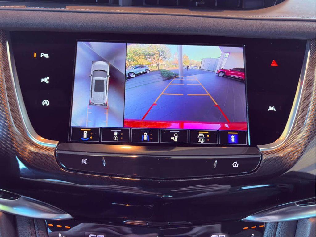 used 2024 Cadillac XT6 car, priced at $52,491