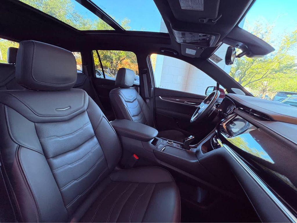 used 2024 Cadillac XT6 car, priced at $52,491
