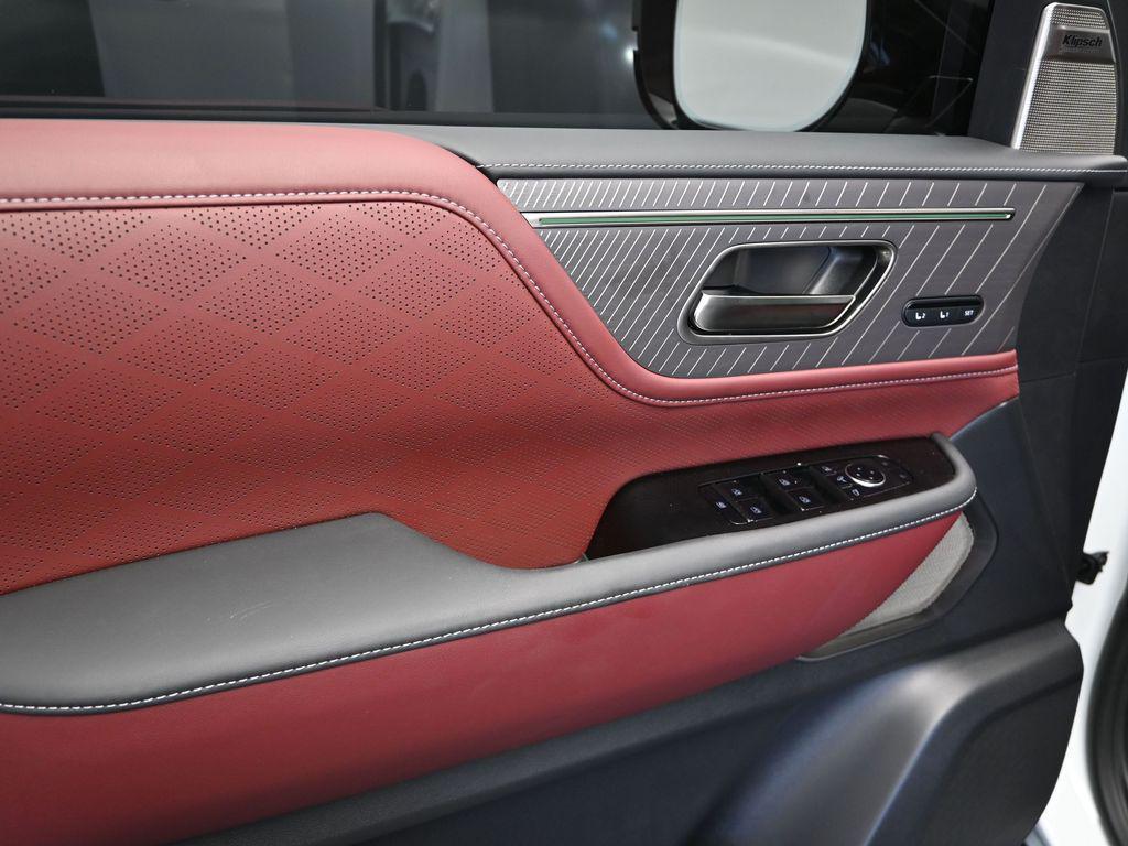 new 2026 INFINITI QX80 car, priced at $114,258