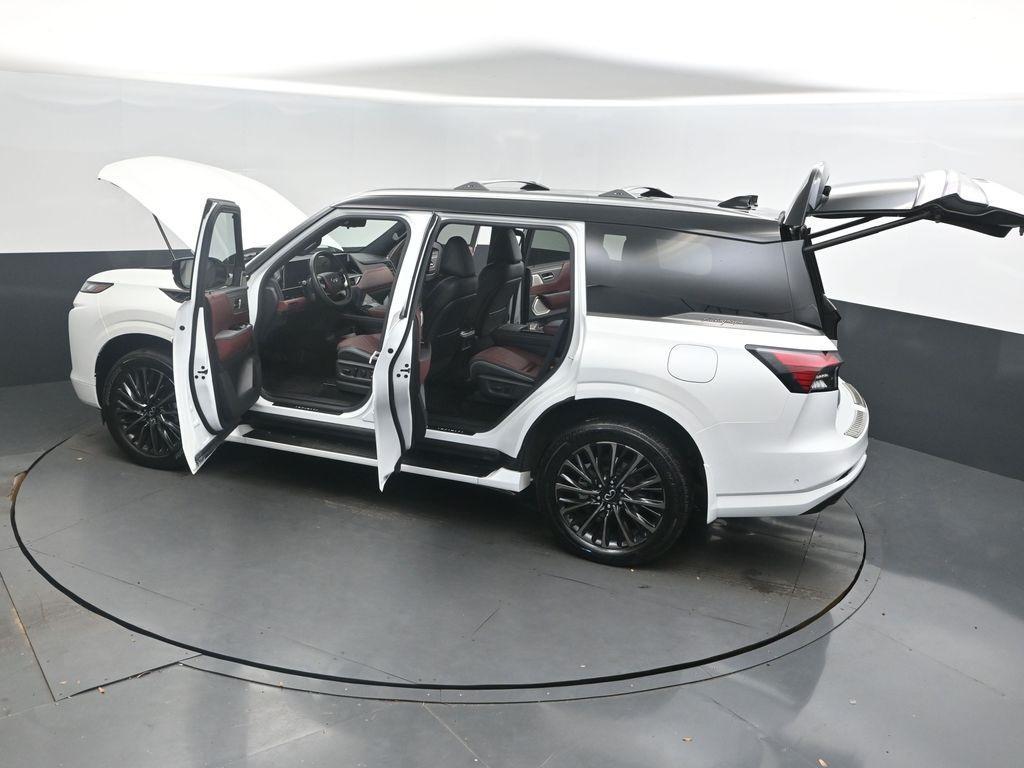 used 2025 INFINITI QX80 car, priced at $95,000