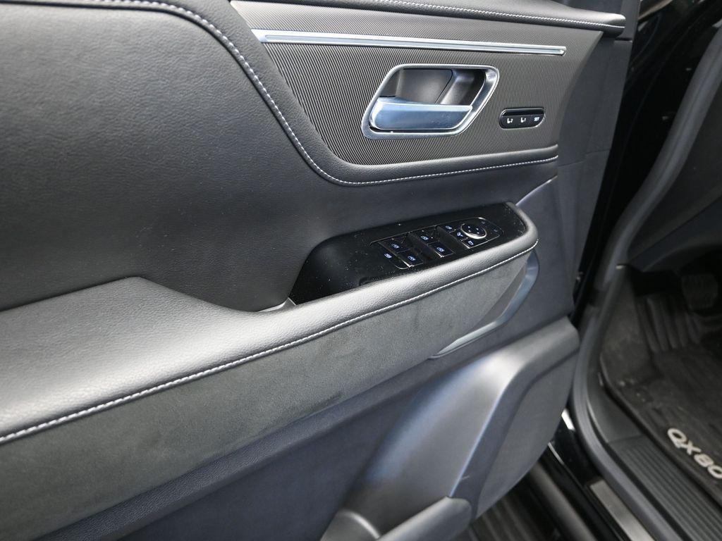 used 2025 INFINITI QX80 car, priced at $68,500