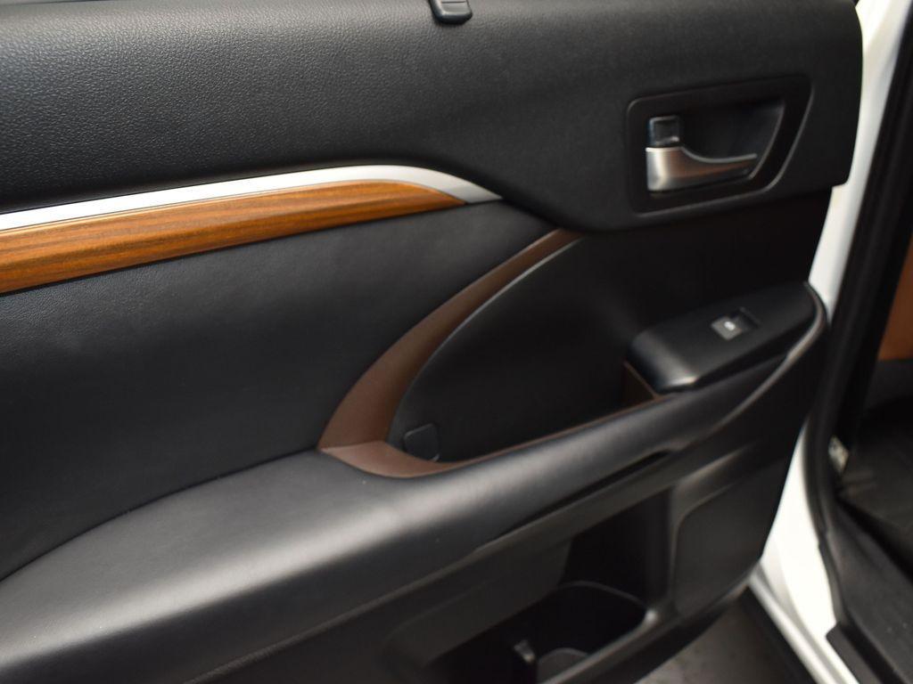 used 2019 Toyota Highlander car, priced at $21,000