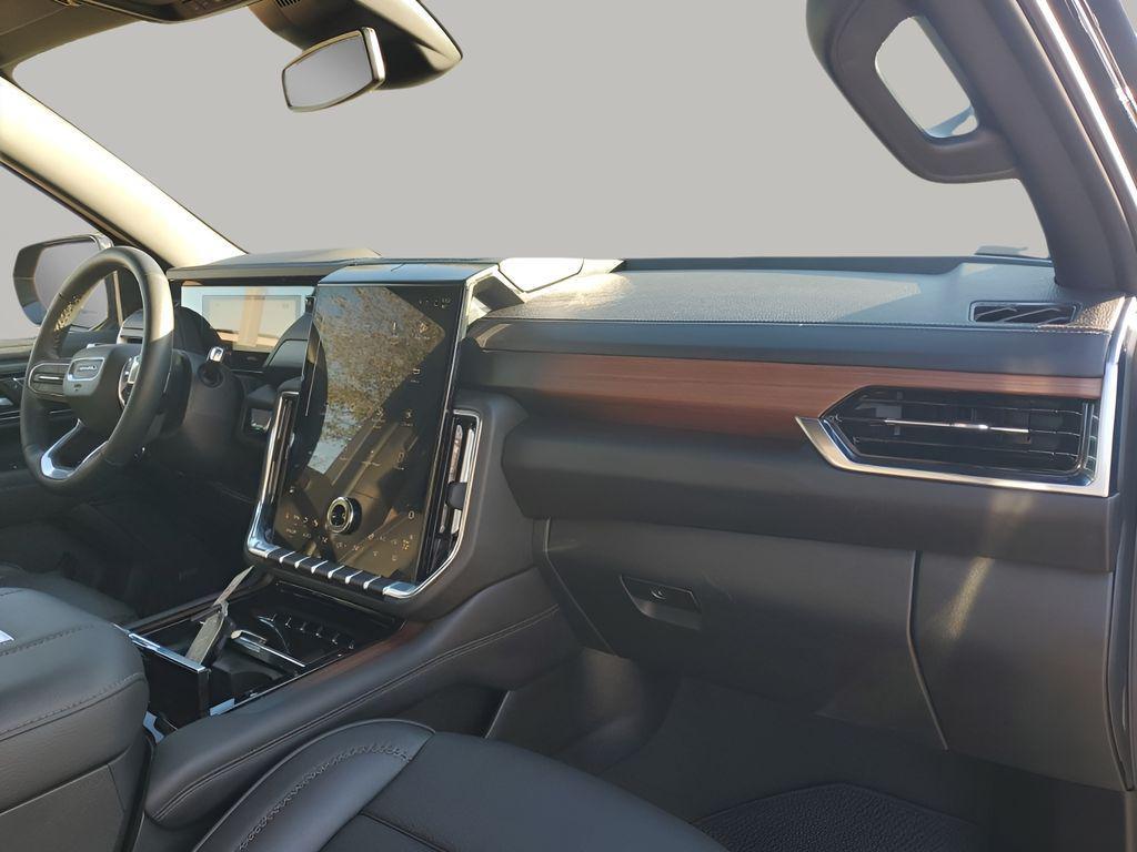 used 2025 GMC Yukon car, priced at $73,404