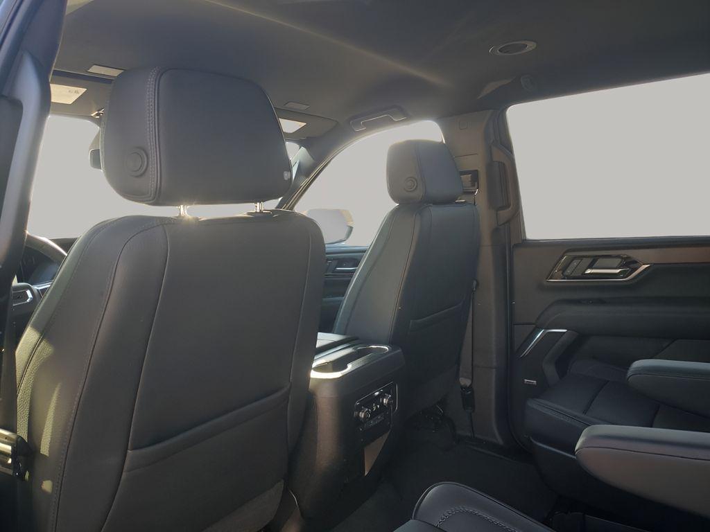 used 2025 GMC Yukon car, priced at $73,404