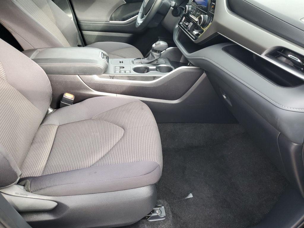 used 2025 Toyota Highlander car, priced at $36,688