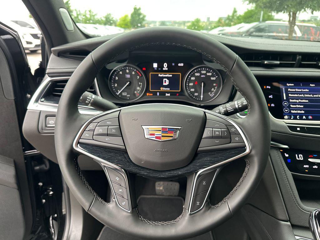 new 2026 Cadillac XT5 car, priced at $57,719
