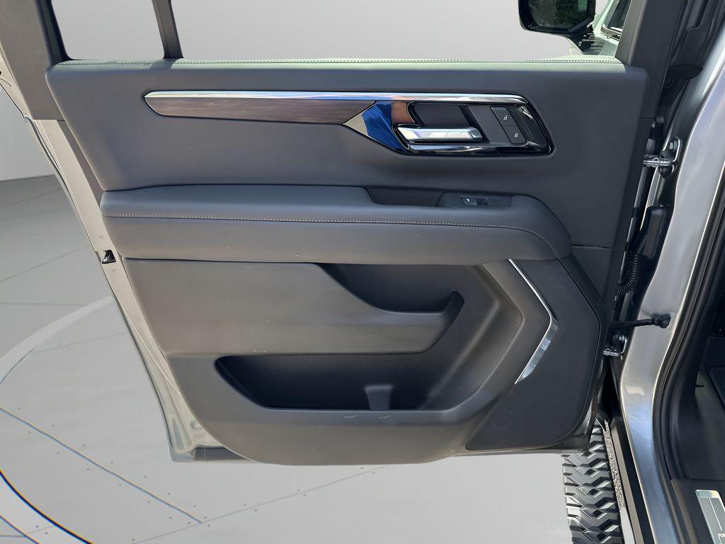 used 2025 Chevrolet Suburban car, priced at $67,284