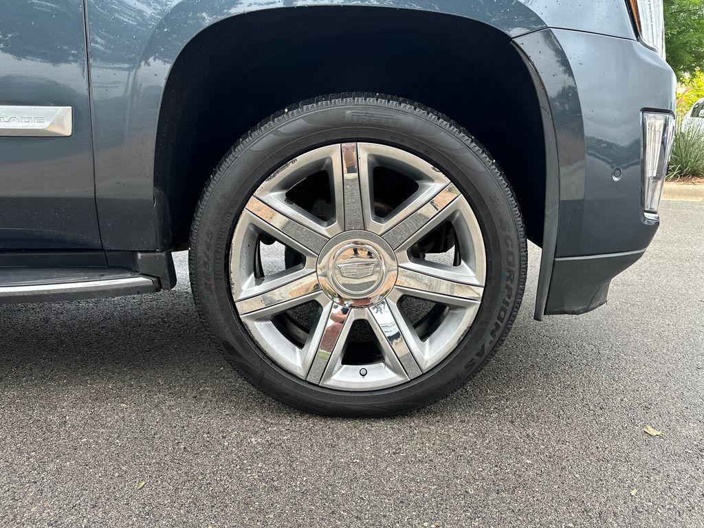 used 2020 Cadillac Escalade ESV car, priced at $24,851