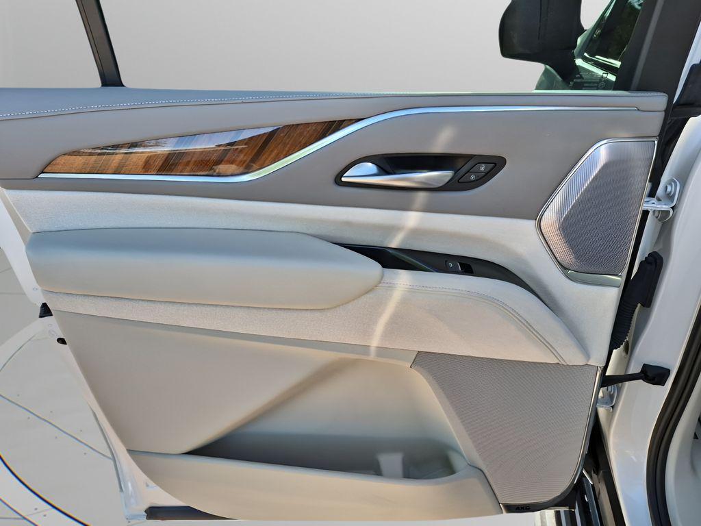 used 2023 Cadillac Escalade ESV car, priced at $76,999