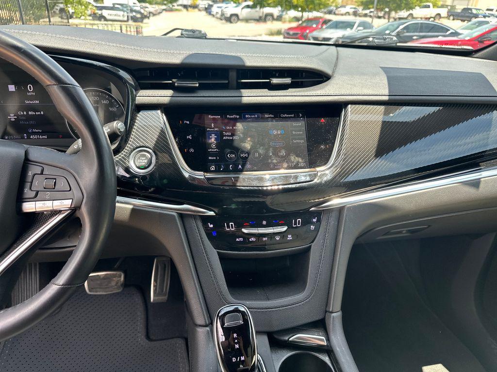 used 2025 Cadillac XT6 car, priced at $46,399