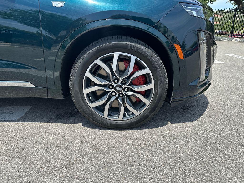 used 2025 Cadillac XT6 car, priced at $46,399