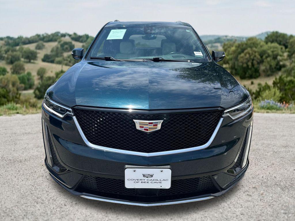 used 2025 Cadillac XT6 car, priced at $46,399
