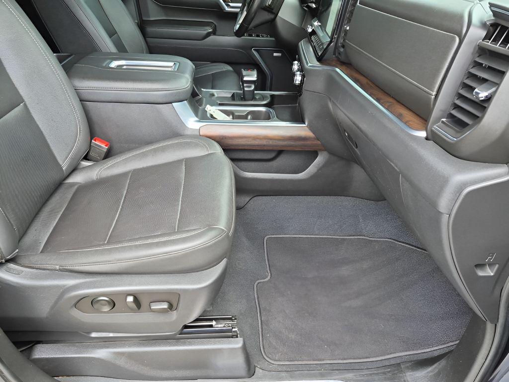 used 2022 GMC Sierra 1500 car, priced at $40,482