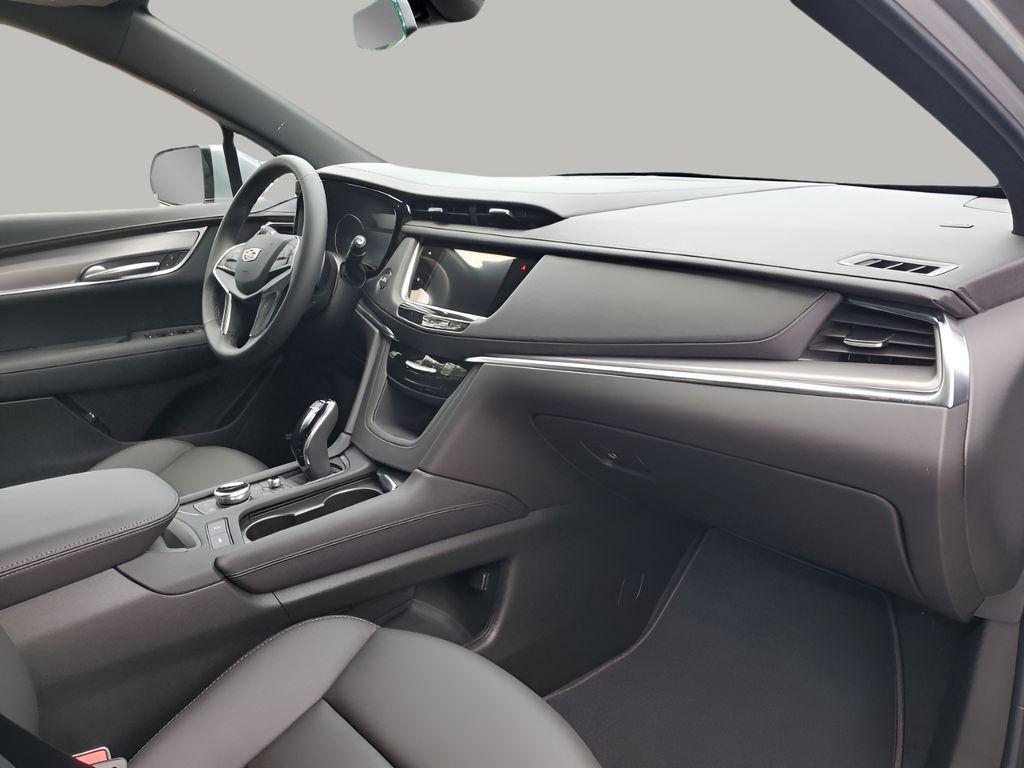 new 2025 Cadillac XT5 car, priced at $44,290
