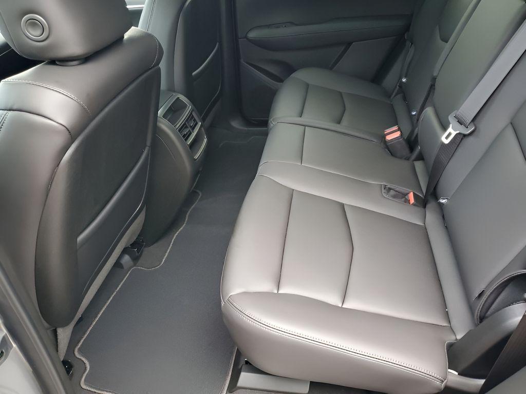 new 2025 Cadillac XT5 car, priced at $44,290