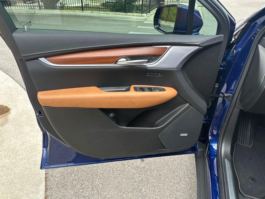 new 2026 Cadillac XT5 car, priced at $57,719