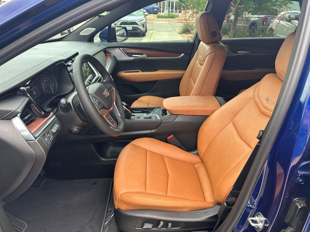 new 2026 Cadillac XT5 car, priced at $57,719