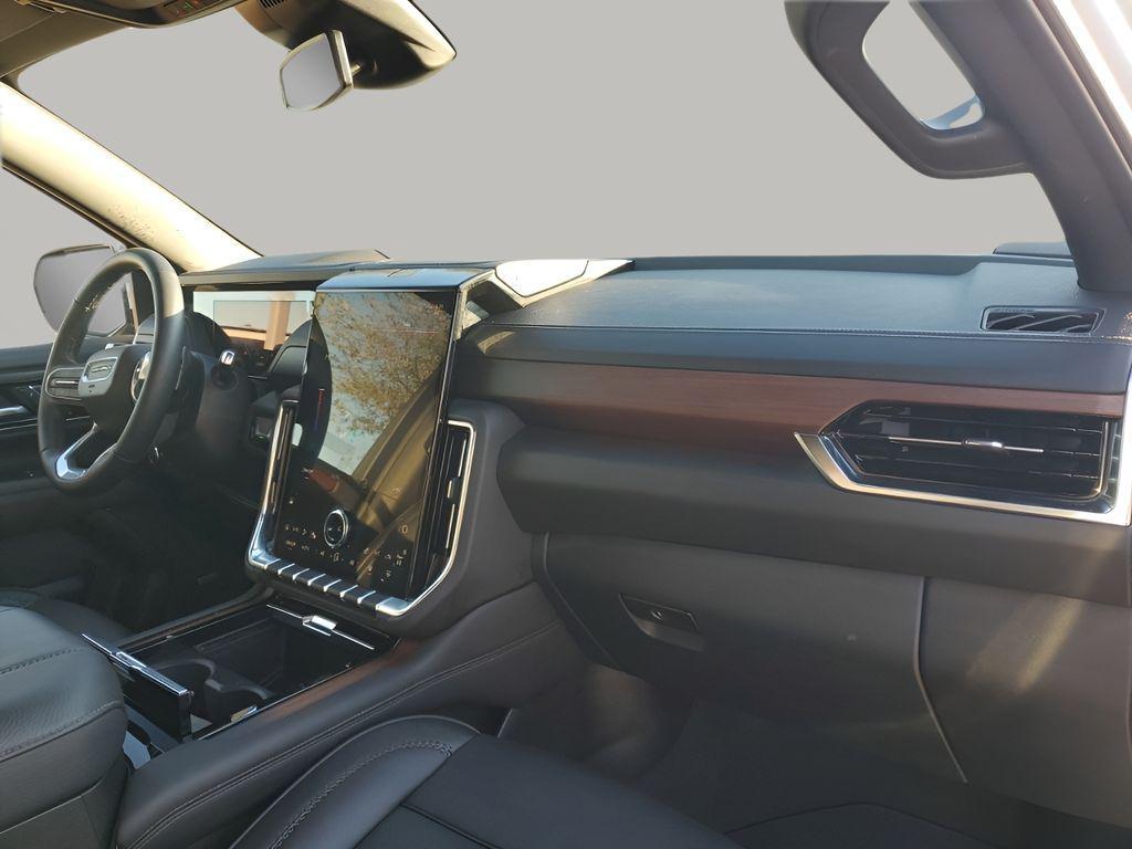 used 2025 GMC Yukon car, priced at $73,878