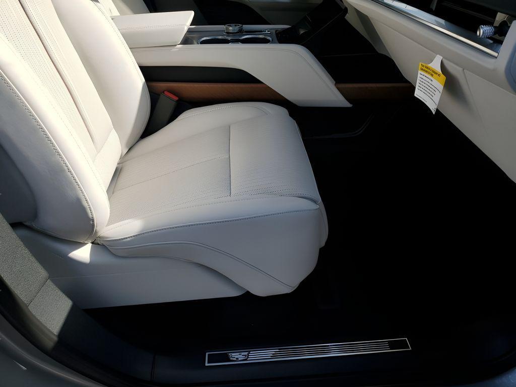 new 2026 Cadillac VISTIQ car, priced at $78,000