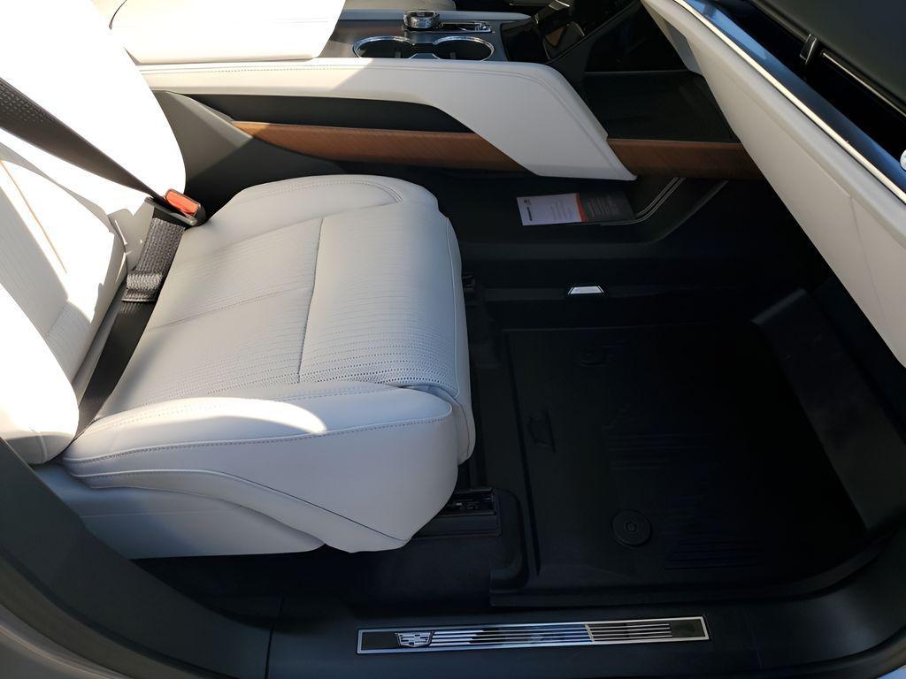 new 2026 Cadillac VISTIQ car, priced at $75,584