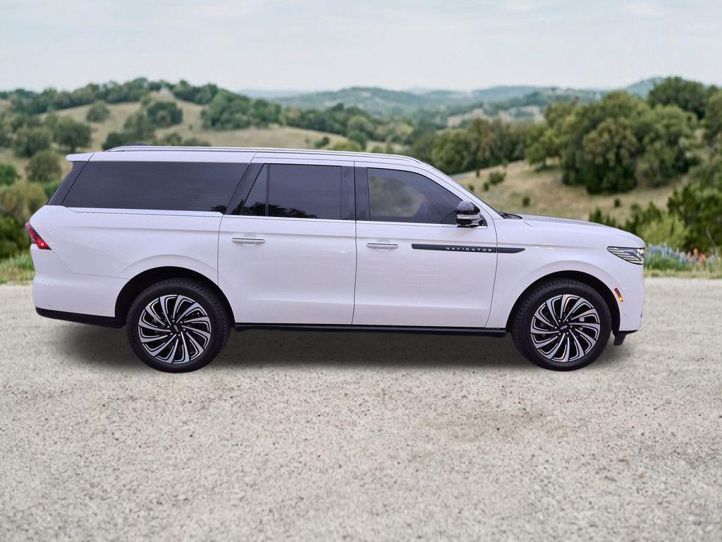 used 2025 Lincoln Navigator car, priced at $98,998