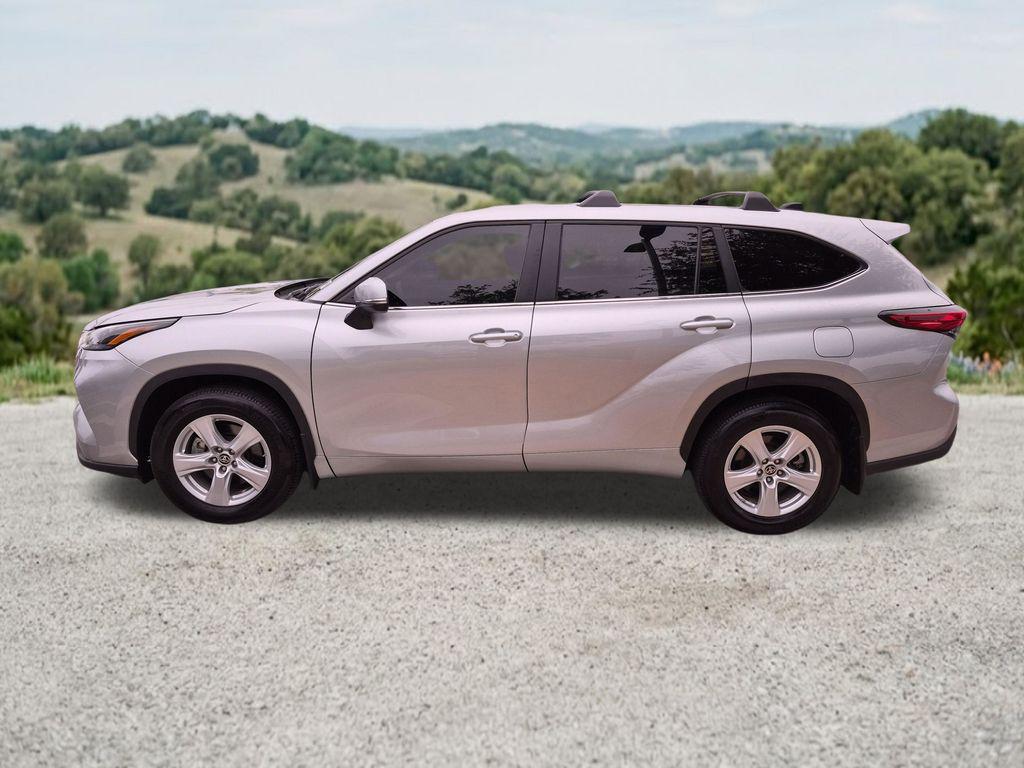 used 2023 Toyota Highlander car, priced at $34,581