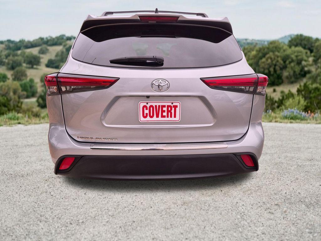 used 2023 Toyota Highlander car, priced at $34,581