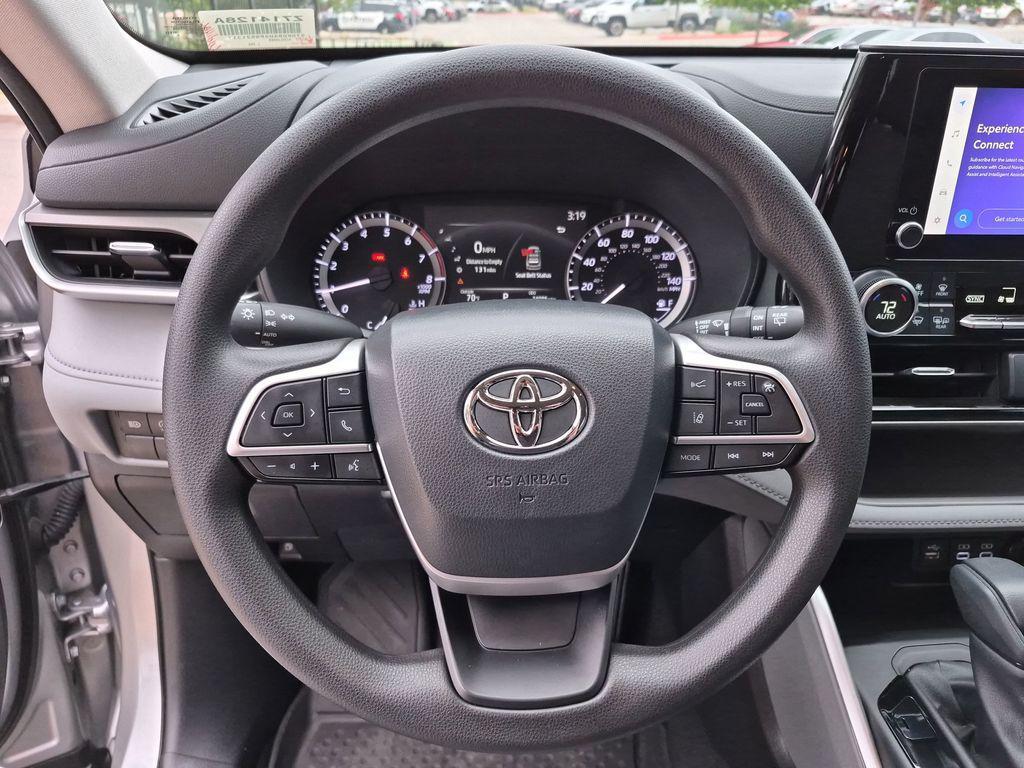 used 2023 Toyota Highlander car, priced at $34,581