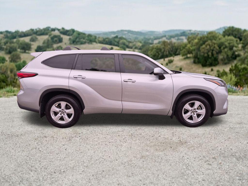 used 2023 Toyota Highlander car, priced at $34,581