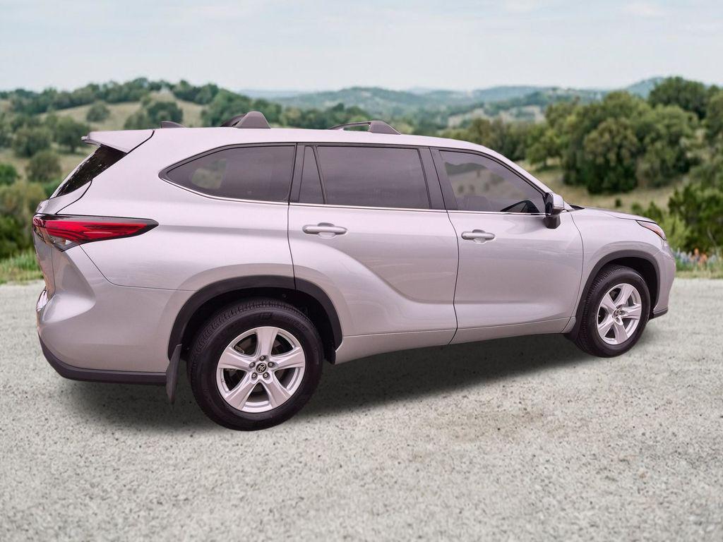 used 2023 Toyota Highlander car, priced at $34,581