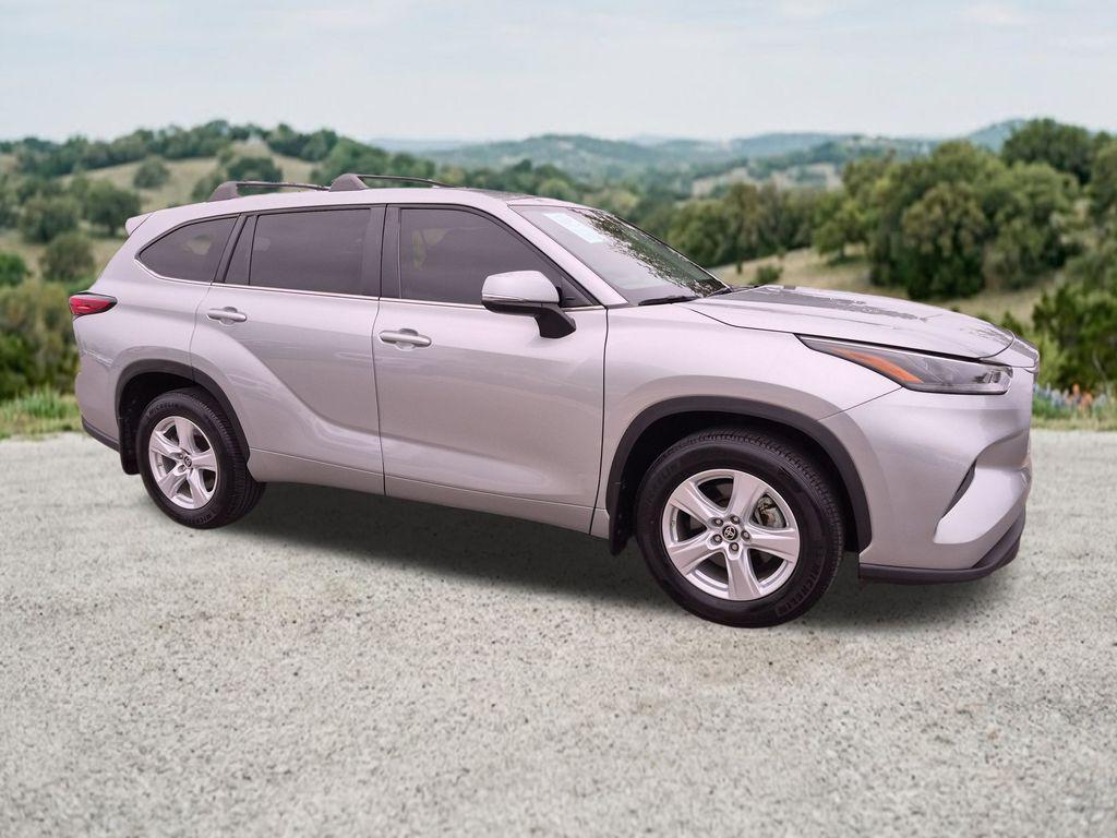 used 2023 Toyota Highlander car, priced at $34,581