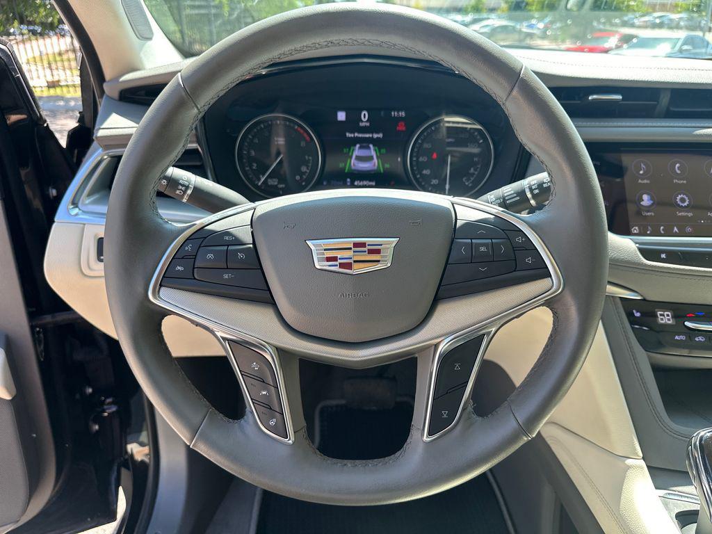 used 2023 Cadillac XT5 car, priced at $31,708
