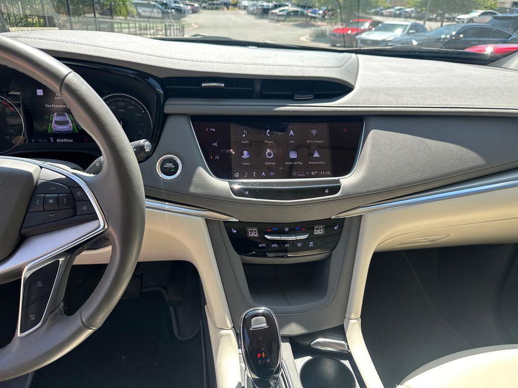 used 2023 Cadillac XT5 car, priced at $31,708