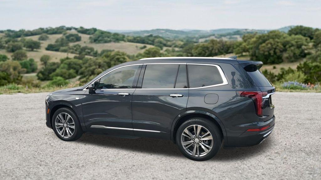 used 2022 Cadillac XT6 car, priced at $34,301