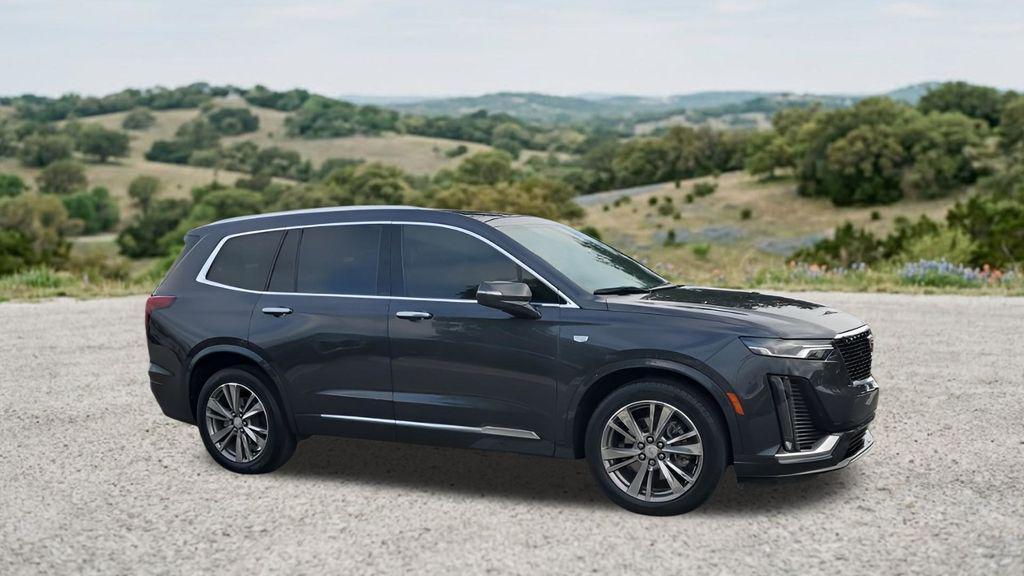 used 2022 Cadillac XT6 car, priced at $34,301