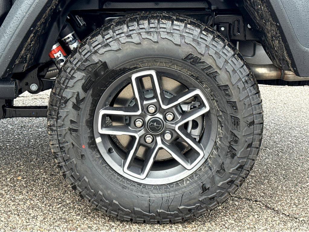 new 2026 Jeep Gladiator car, priced at $57,680