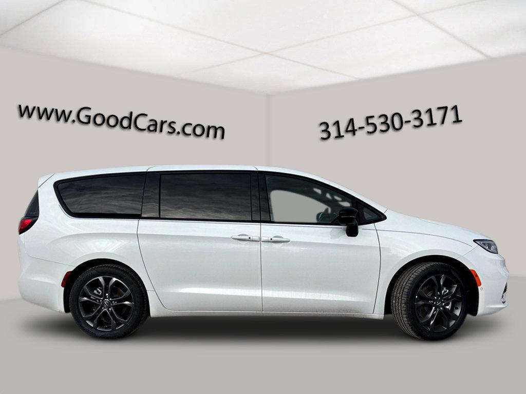 new 2026 Chrysler Pacifica car, priced at $47,065