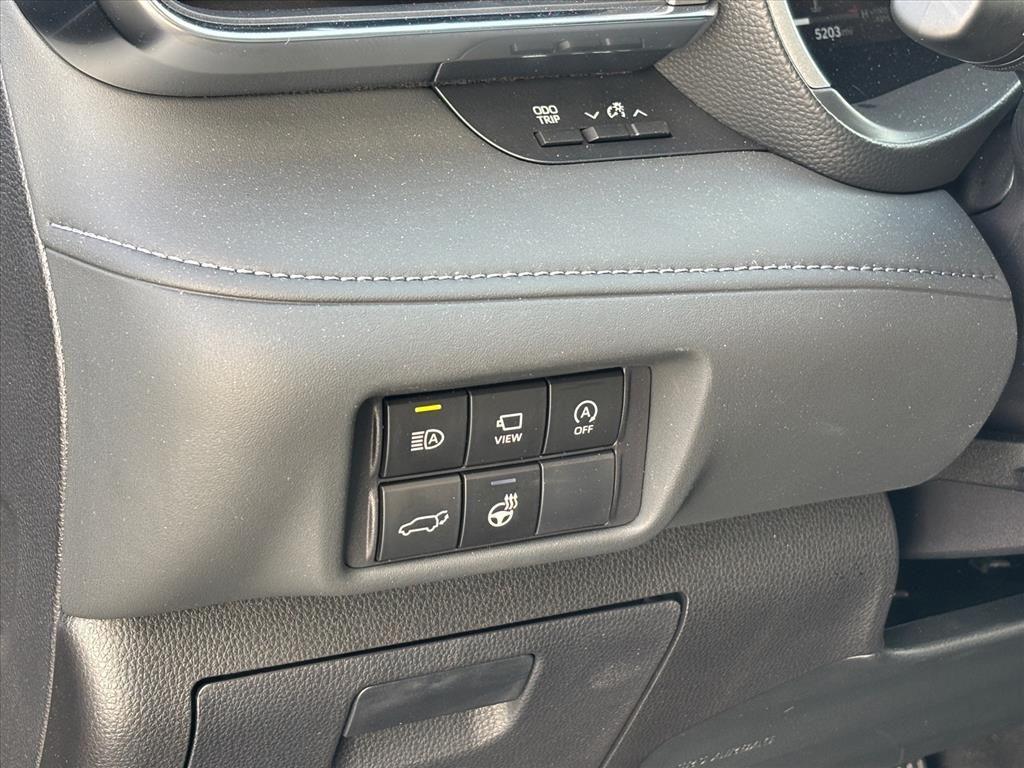 used 2025 Toyota Highlander car, priced at $44,700