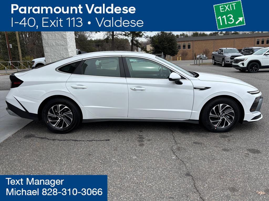new 2026 Hyundai Sonata Hybrid car, priced at $31,019