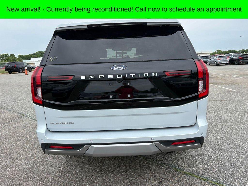 used 2025 Ford Expedition car