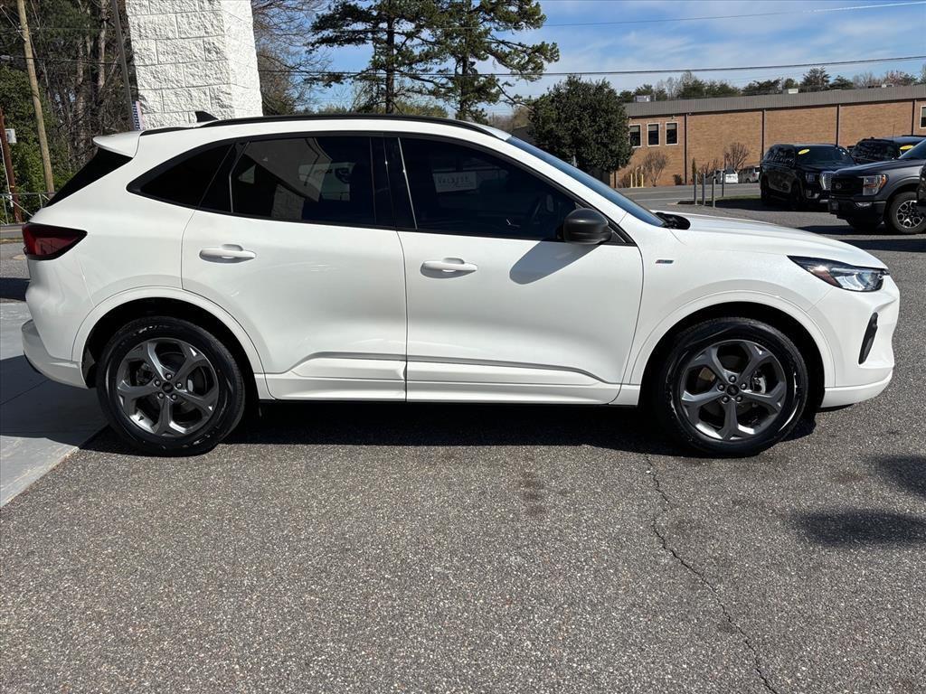 used 2024 Ford Escape car, priced at $22,000