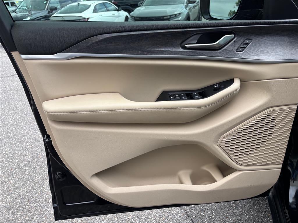 used 2023 Jeep Grand Cherokee car, priced at $24,899