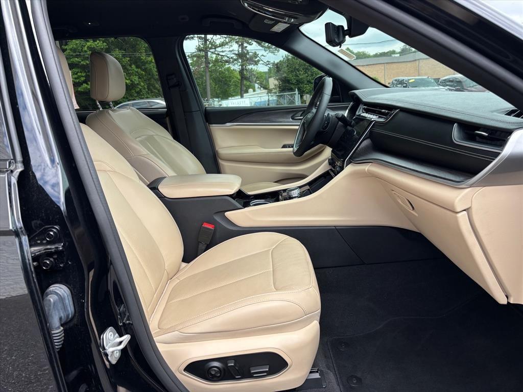 used 2023 Jeep Grand Cherokee car, priced at $24,899